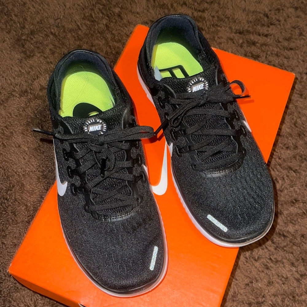 Nike Shoes - WMNS NIKE FREE RN 2018 (size 7)